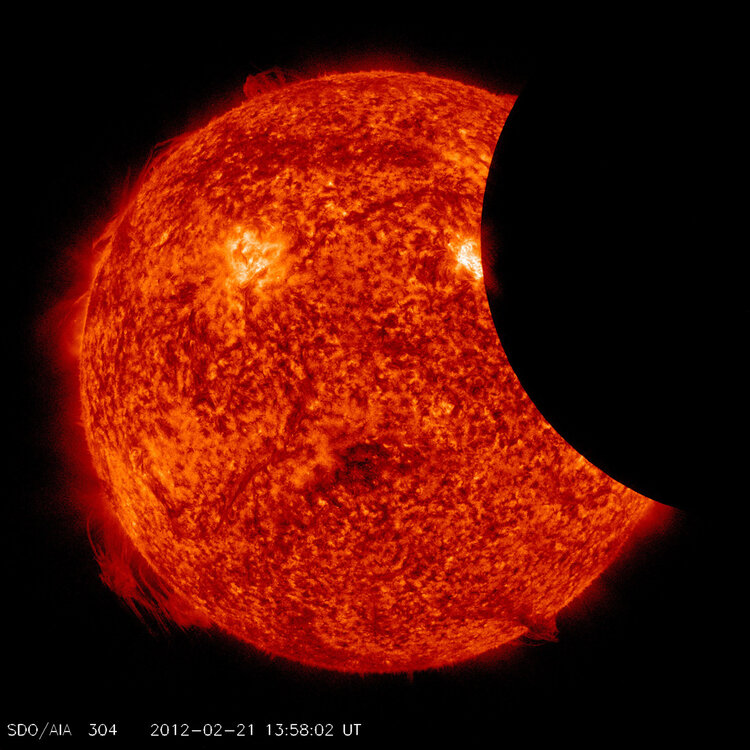 eclipsered.thumb.jpg.158b7d87745328cec395cf07e8b607e0.jpg