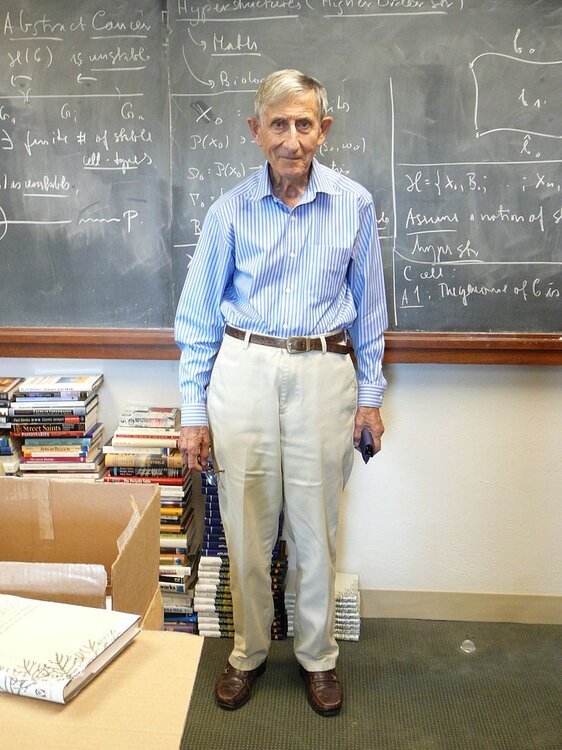 freeman_dyson.thumb.jpg.011b567ea226b5bfed9423b91df1484a.jpg