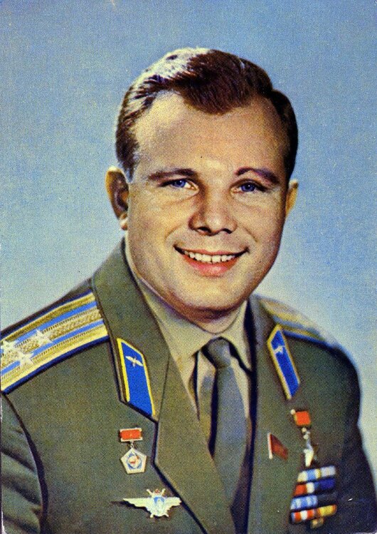gagarin1.thumb.jpg.9875bafcff345da2c2ba4aebf06fbaec.jpg