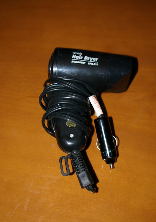 hairdryer.thumb.jpg.848c09f0fd6afe8d22edced05f539669.jpg