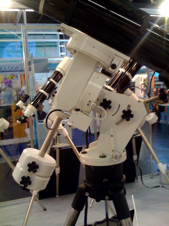 new_skywatcher_geq_mount_2.thumb.jpg.0dfb50095c10ff224440495106027fb0.jpg