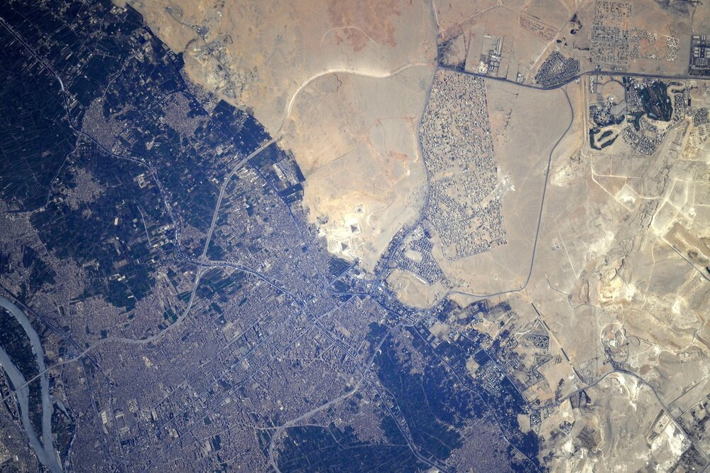 pyramids-from-space.thumb.jpg.5d4476f05a4cadc24a38f4b5406d342c.jpg