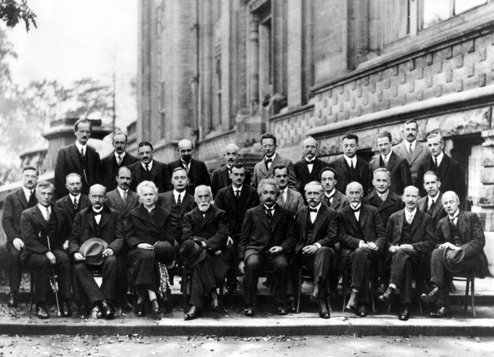 solvay_conference_1927.thumb.jpg.0e449f49ad69cccf2574635277f73260.jpg