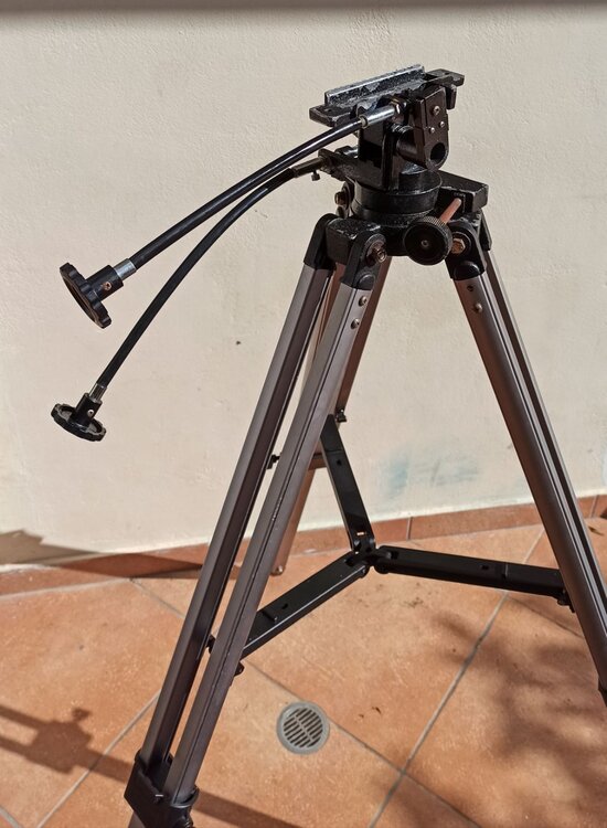 tripod3.thumb.jpg.4ee916d36932e410a9c3e1c870c3806c.jpg