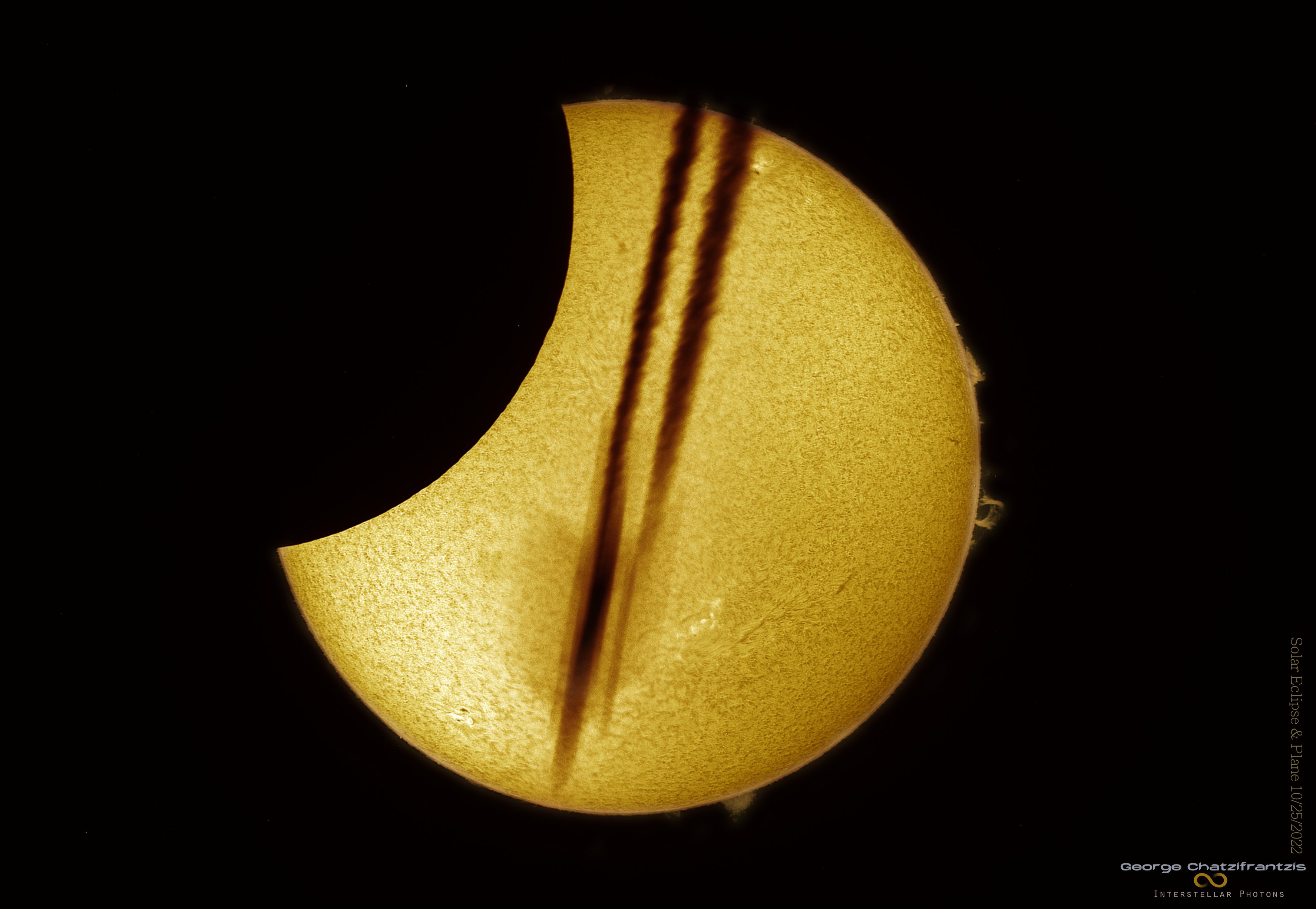 Solar Ecliplse  & Plane