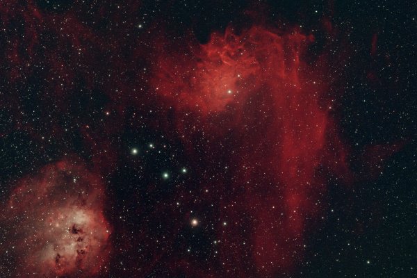 IC 405 flaming_star_nebula