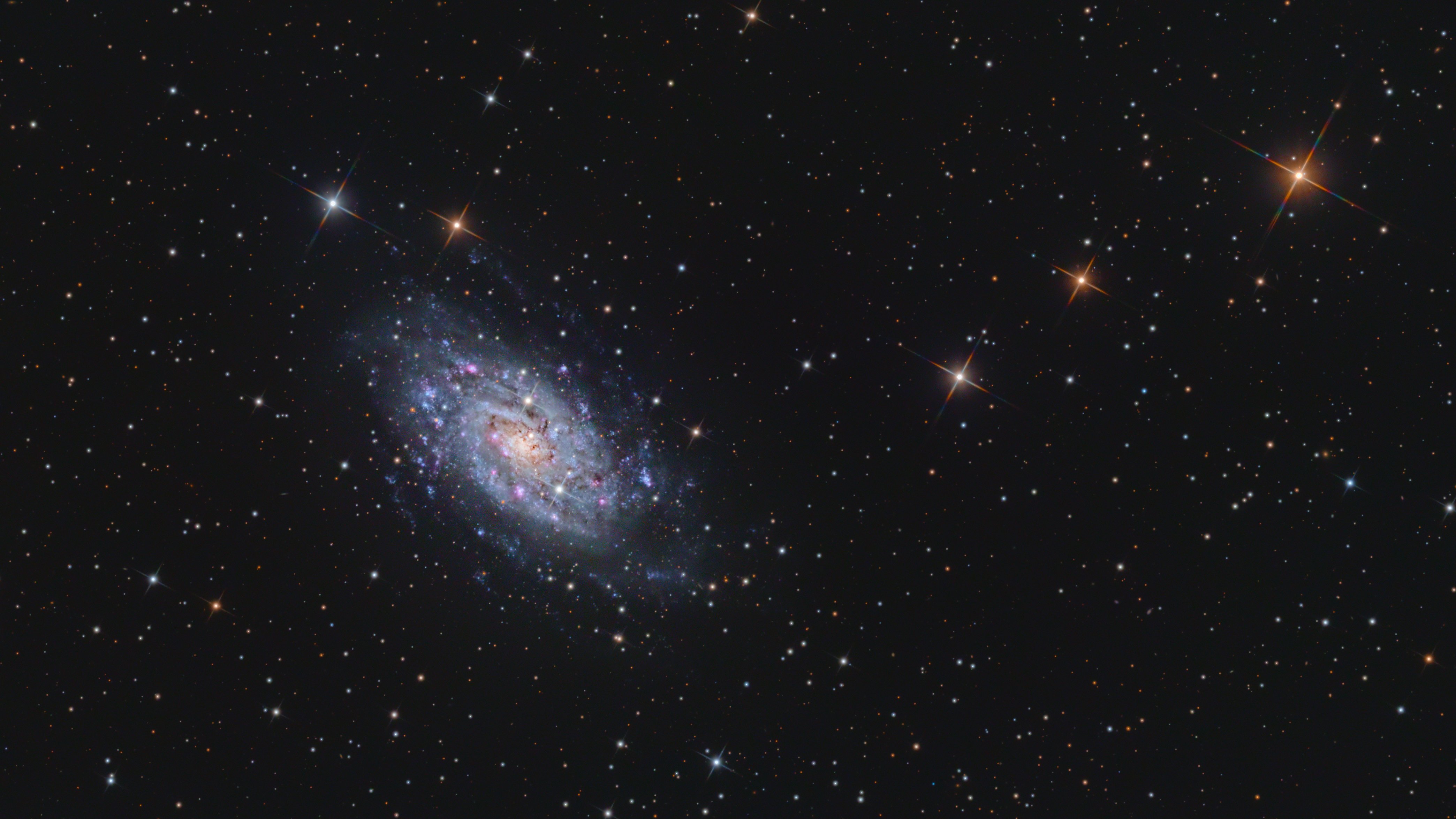 Αστροδιακοσμημένος NGC 2403 (best viewed in fullscreen)