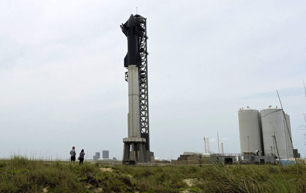 2023-04-16T230201Z_530395183_RC2TF0AS9VZJ_RTRMADP_5_SPACE-EXPLORATION-STARSHIP-1024x645 (1).jpg