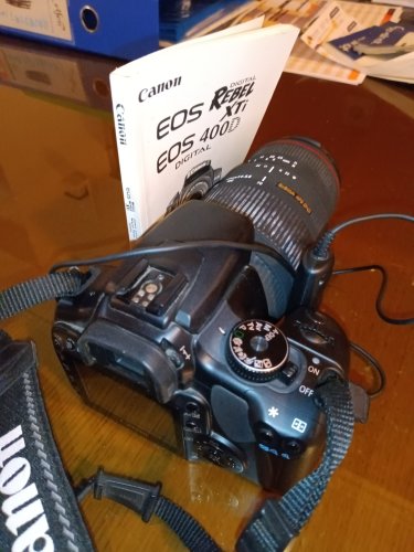 Περισσότερες πληροφορίες για το "Canon EOS Digital Rebel XTi με φακό Sigma 70-300mm F4-5.6 APO DG και remote RS-60E3"