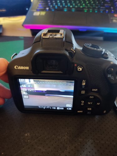 Περισσότερες πληροφορίες για το "DSLR Canon EOS 1200D (EOS Rebel T5) + ο φακός EF-S 18-55 mm 1:3.5-5.6"