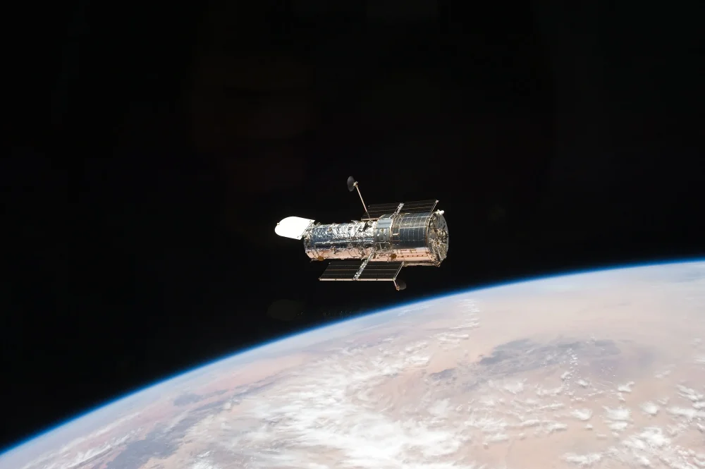 hubble-space-telescope-hst-7.webp