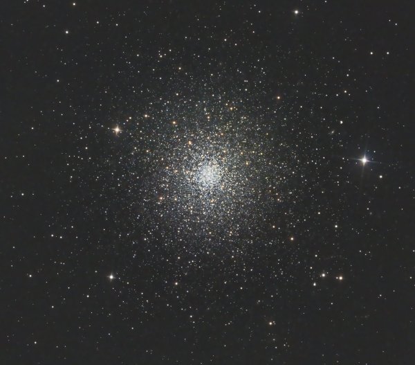 M3 GLOBULAR CLUSTER