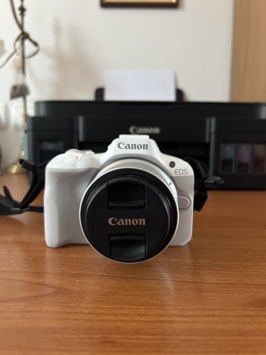 Περισσότερες πληροφορίες για το "Πωλείται Canon EOS R50 Mirrorless με κιτ φακό RF-S 18-45mm f/4.5-6.3 IS STM."