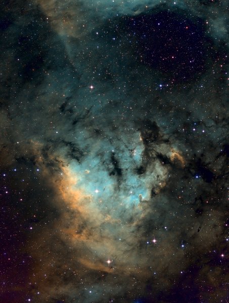 Κεντρικό μέρος του σχηματισμού NGC 7822, ή το Νεφέλωμα του Ερωτηματικού σε SHO