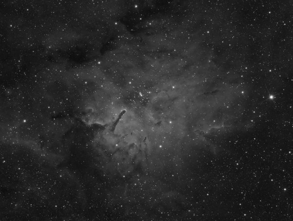 Το νεφέλωμα Sharpless Sh2-86 ή LBN 135 ή Το Σμήνος Αστέρων που Σμιλεύει τα Σύννεφα