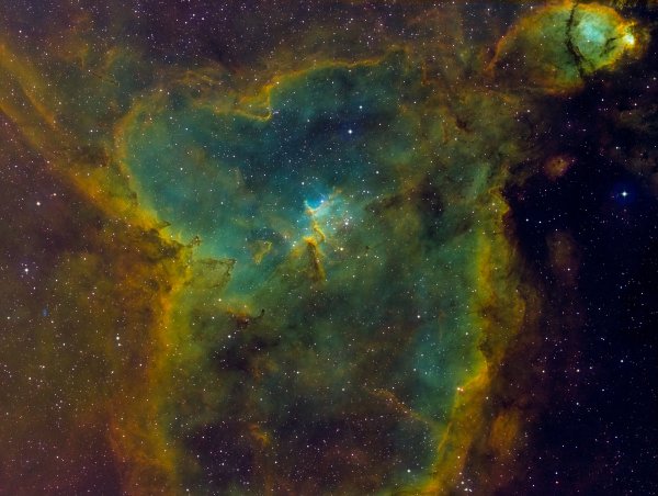 Το Νεφέλωμα της Καρδιάς, ή Sharpless 2-190 και το ανοικτό σμήνος Melotte 15 ή IC 1805 σε SHO